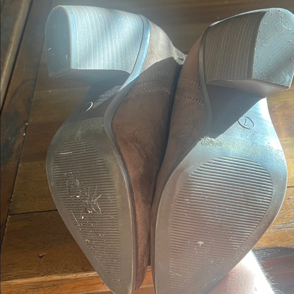 Universal Thread Brown Ankle Boots - Picture 3 of 3